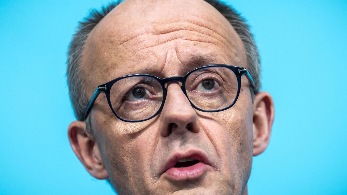 Rheinland-Pfalz statt Thüringen heißt es am 19. Februar für Bundeskanzler Merz. (Archivbild) Foto: Michael Kappeler/dpa