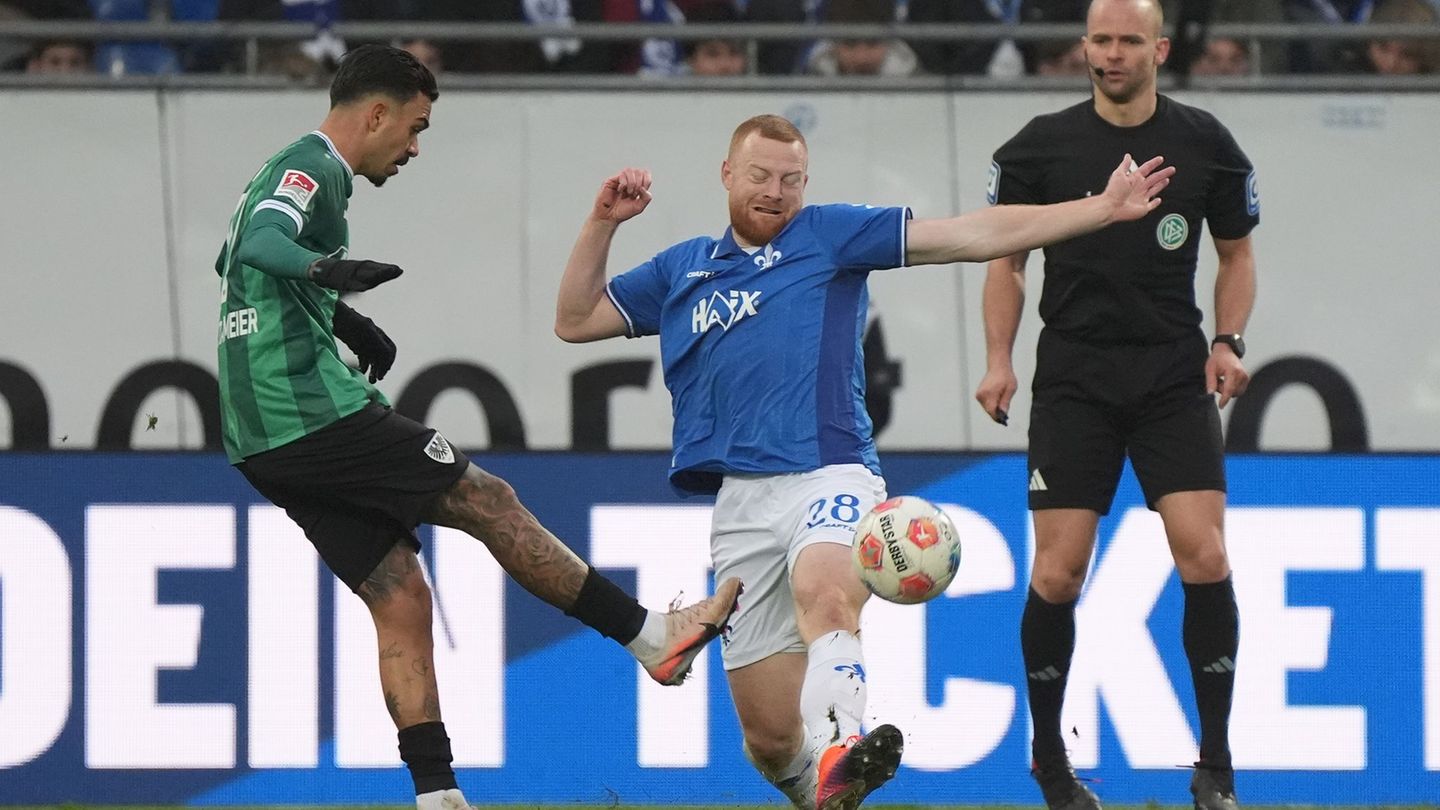 Fürth sichert sich die Dienste von Darmstadts Paul Will. (Archivbild) Foto: Marc Schüler/dpa