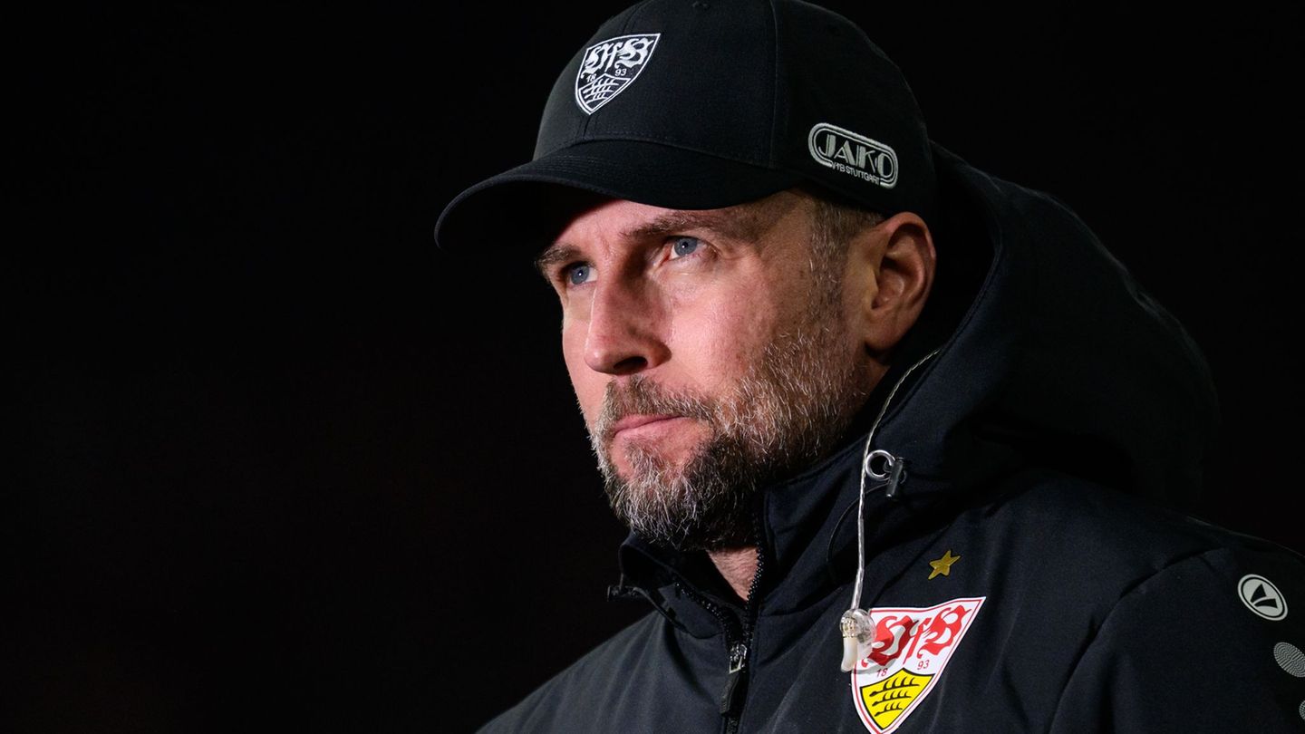 Voller Fokus: Für Sebastian Hoeneß und den VfB Stuttgart geht es in Rom um wichtige Punkte. (Archivbild) Foto: Tom Weller/dpa