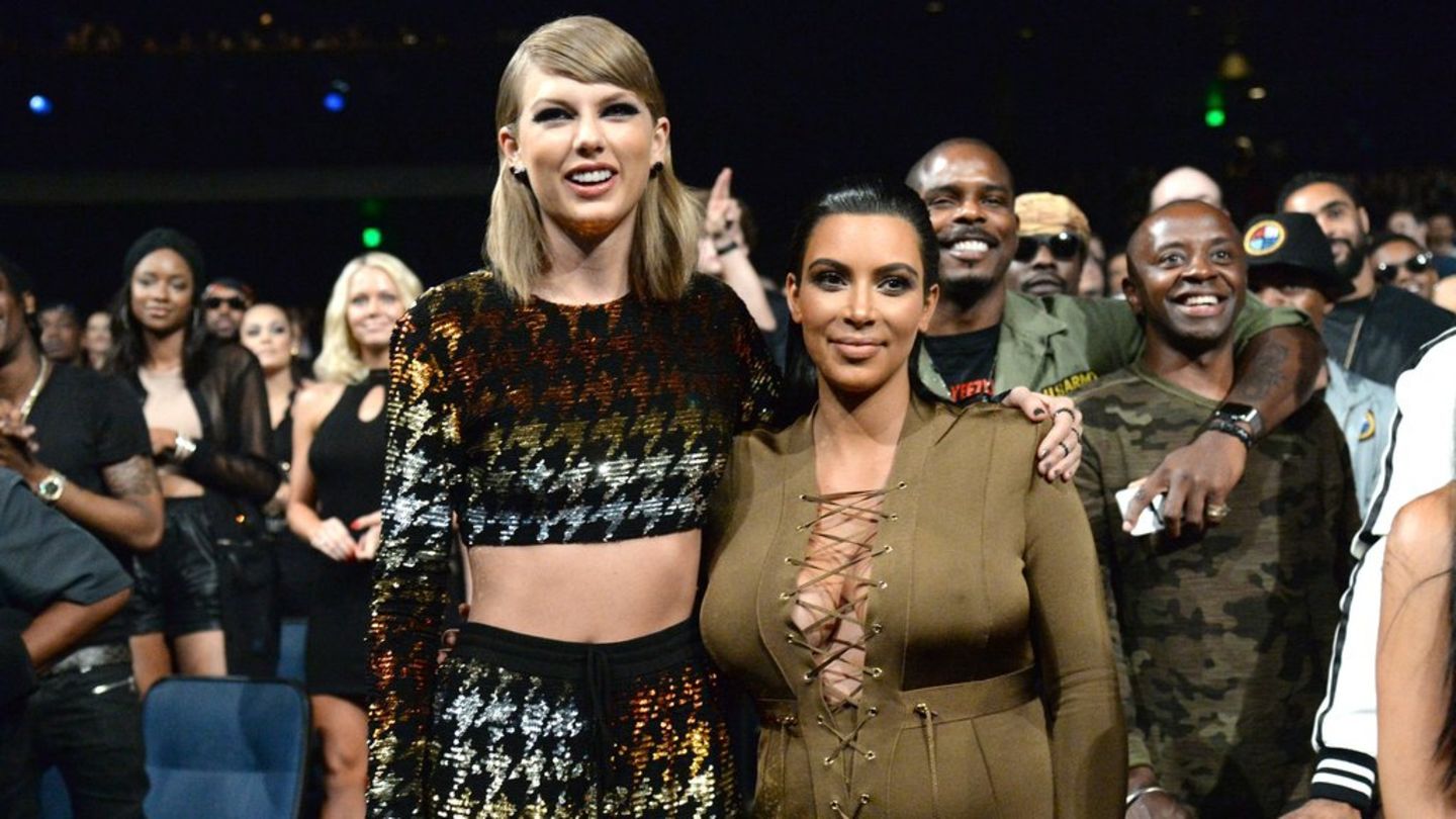 Taylor Swift und Kim Kardashian, hier bei den MTV Video Music Awards 2015, können sich seit Jahren nicht ausstehen.