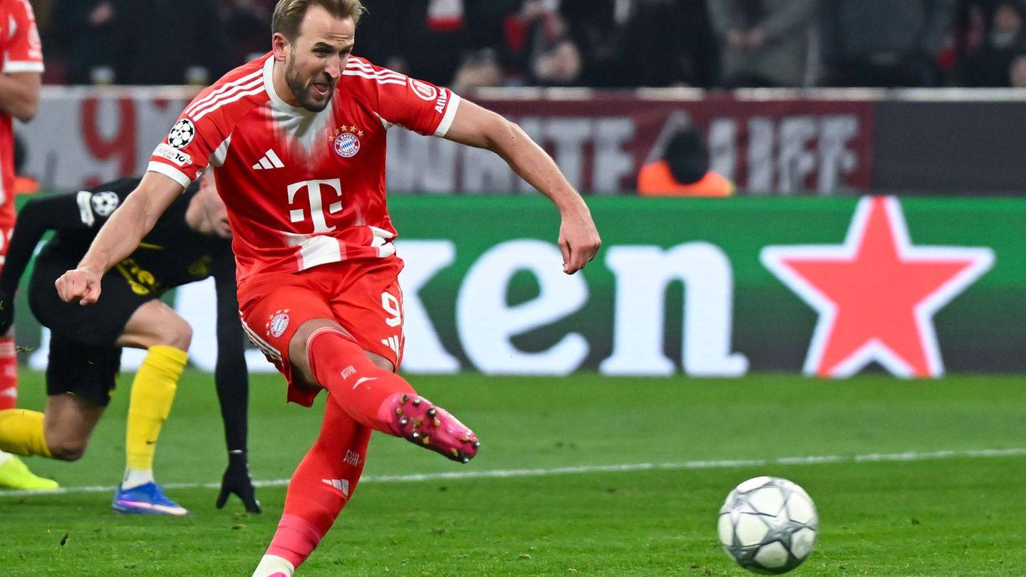 Harry Kane von Bayern München trifft per Elfmeter zum 2:0