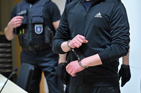 In Jena stehen derzeit drei weitere mutmaßliche Anhänger der Gruppe vor Gericht. (Archivbild) Foto: Martin Schutt/dpa