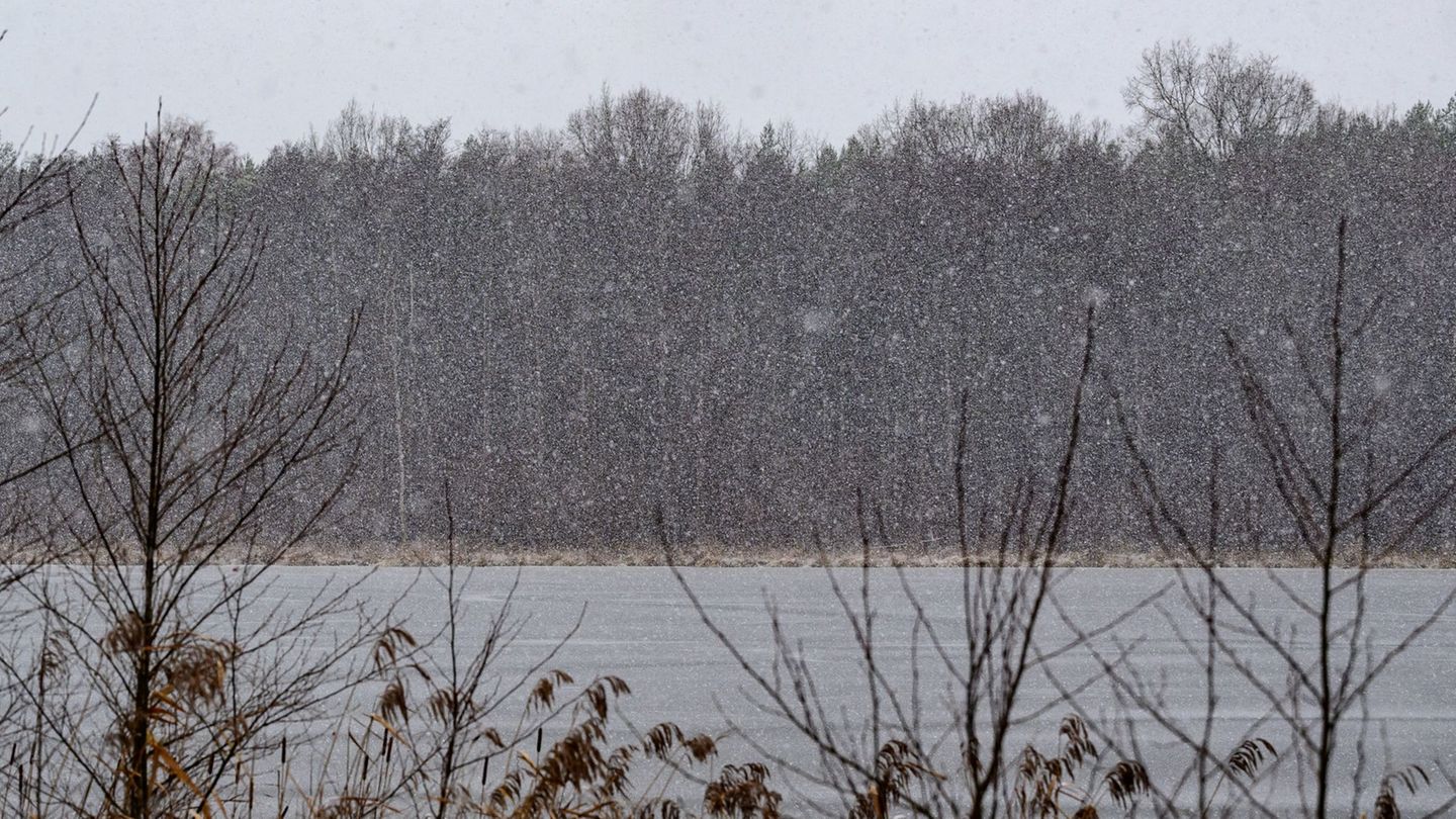 Am Donnerstag und in der Nacht zu Freitag kommt es nach Angaben des Deutschen Wetterdienstes zu leichtem bis mäßigen Dauerfrost.