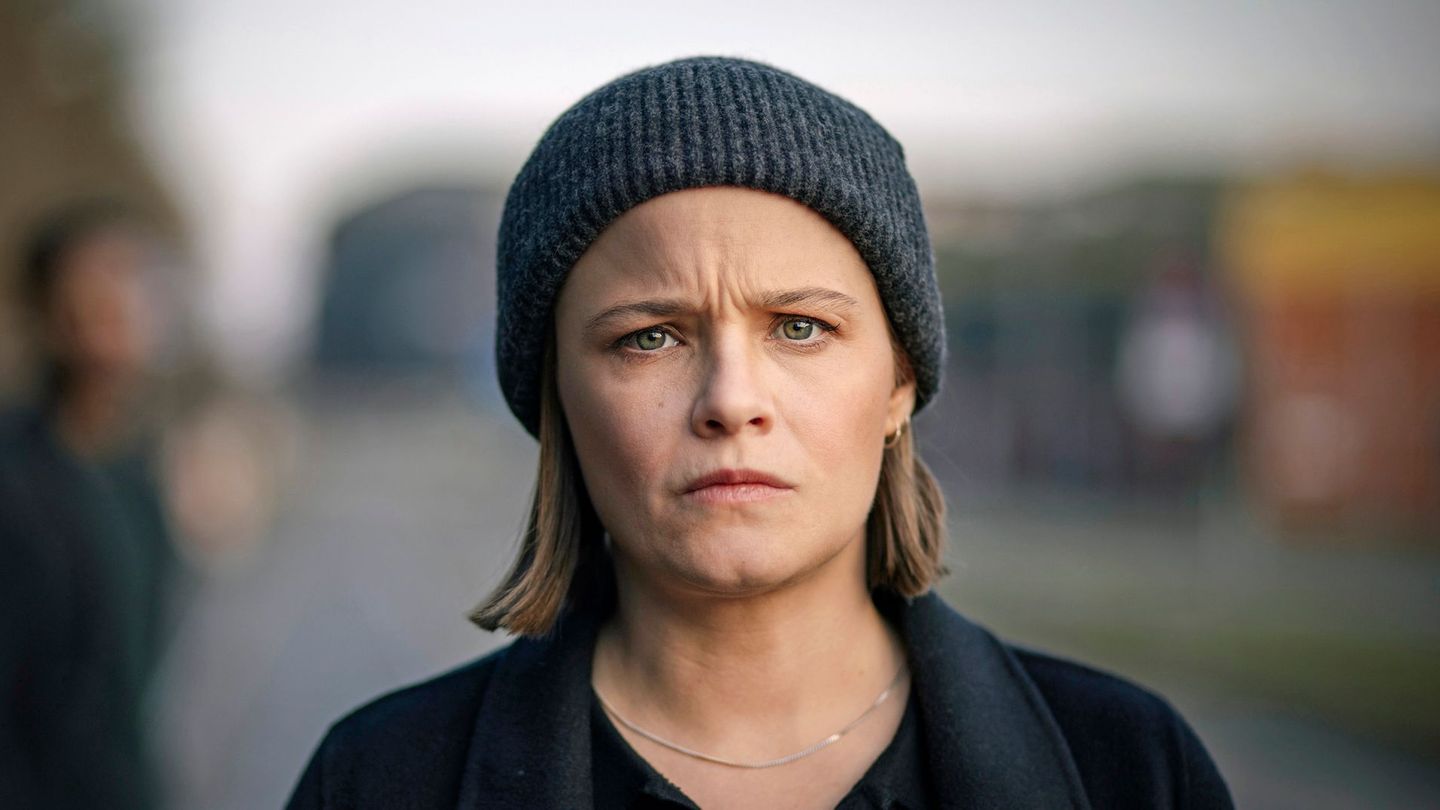 Die Bremer Kommissarin Liv Moormann (Jasna Fritzi Bauer) muss im neuen Bremer "Tatort"-Krimi den Mord an einer bemitleidenswerten Studentin aufklären. Ihre Partnerin Linda Selb liegt derweil im Krankenhaus – nach der Attacke durch einen Verdächtigen.