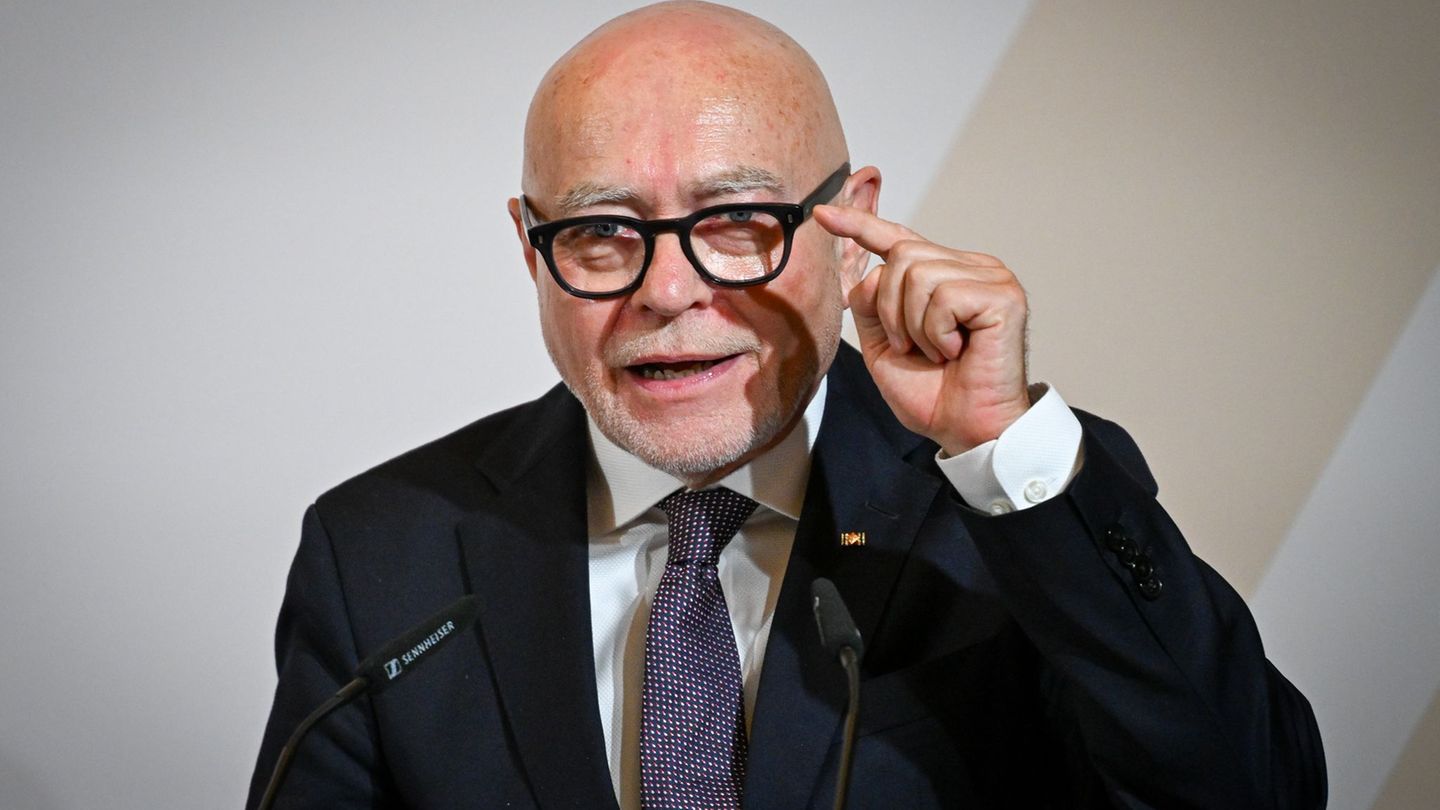 Udo Di Fabio hat ein Rechtsgutachten zur Beurlaubungspraxis von beamteten Staatssekretären verfasst. (Archivbild) Foto: Soeren S