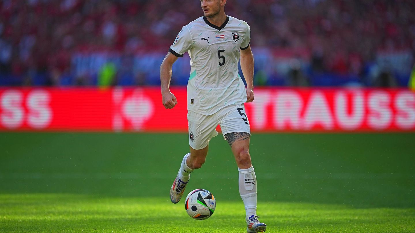 Der Österreicher Stefan Posch wechselt auf Leihbasis zum FSV Mainz 05. (Archivbild) Foto: Michael Kappeler/dpa
