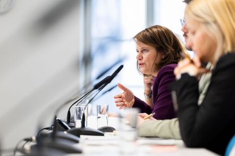 Kultusministerin Hamburg stellt die Zahlen zum laufenden Schuljahr vor. Foto: Michael Matthey/dpa