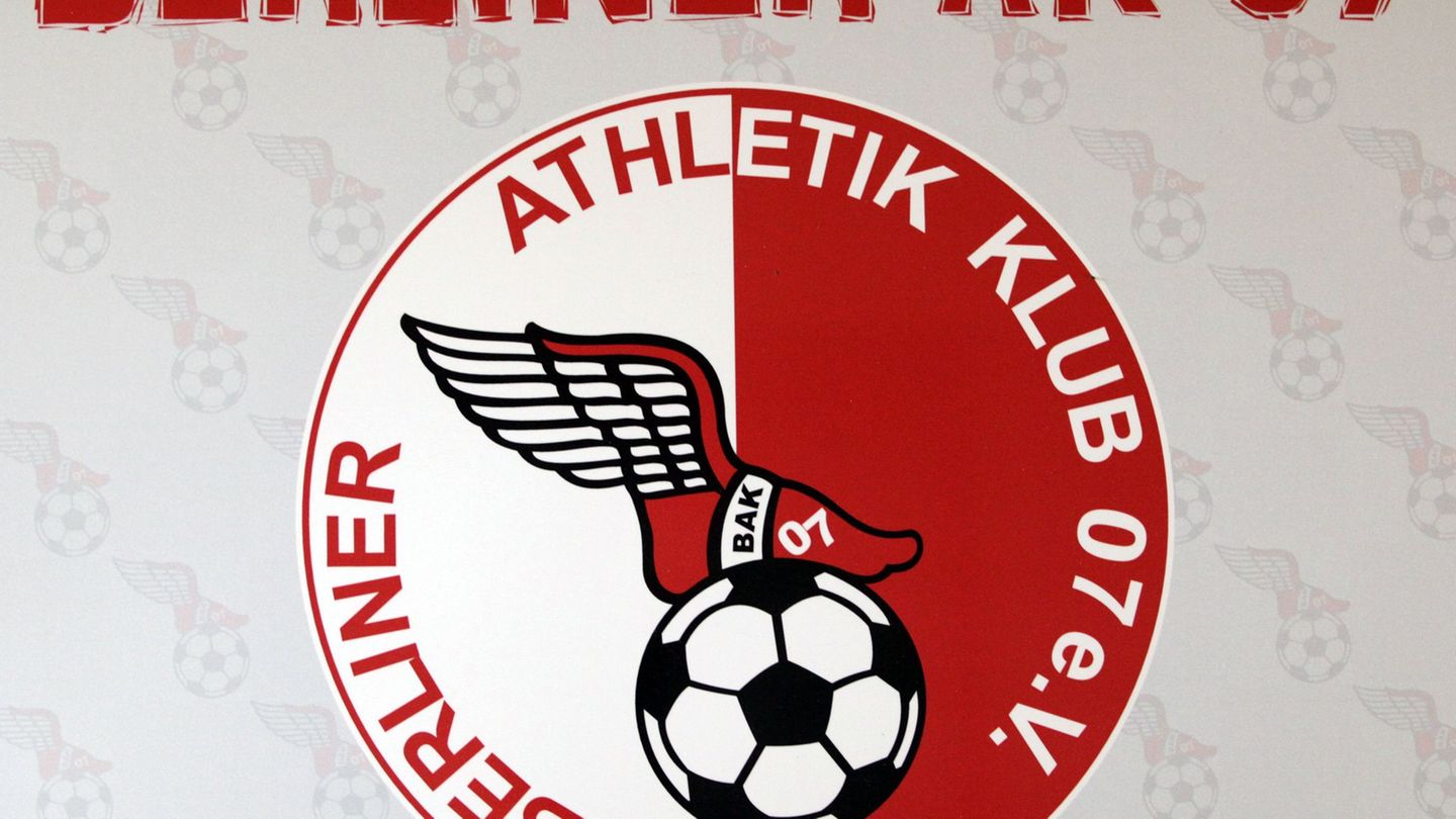 Mit Testspielen seiner U19-Mannschaft gegen russische Mannschaften sorgt der Berliner AK für Aufsehen. Foto: picture alliance /