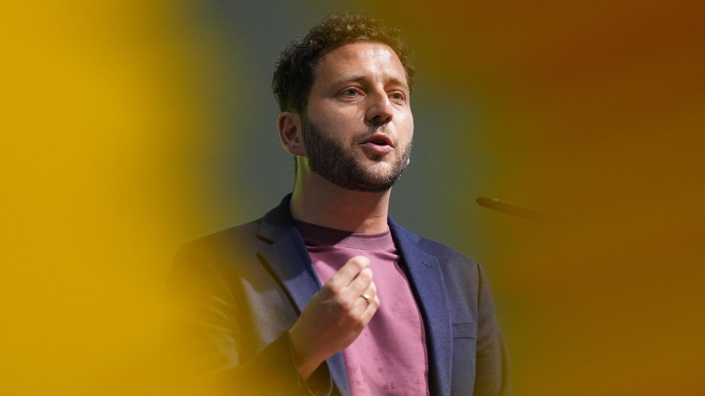 Der grüne Parteichef Felix Banaszak