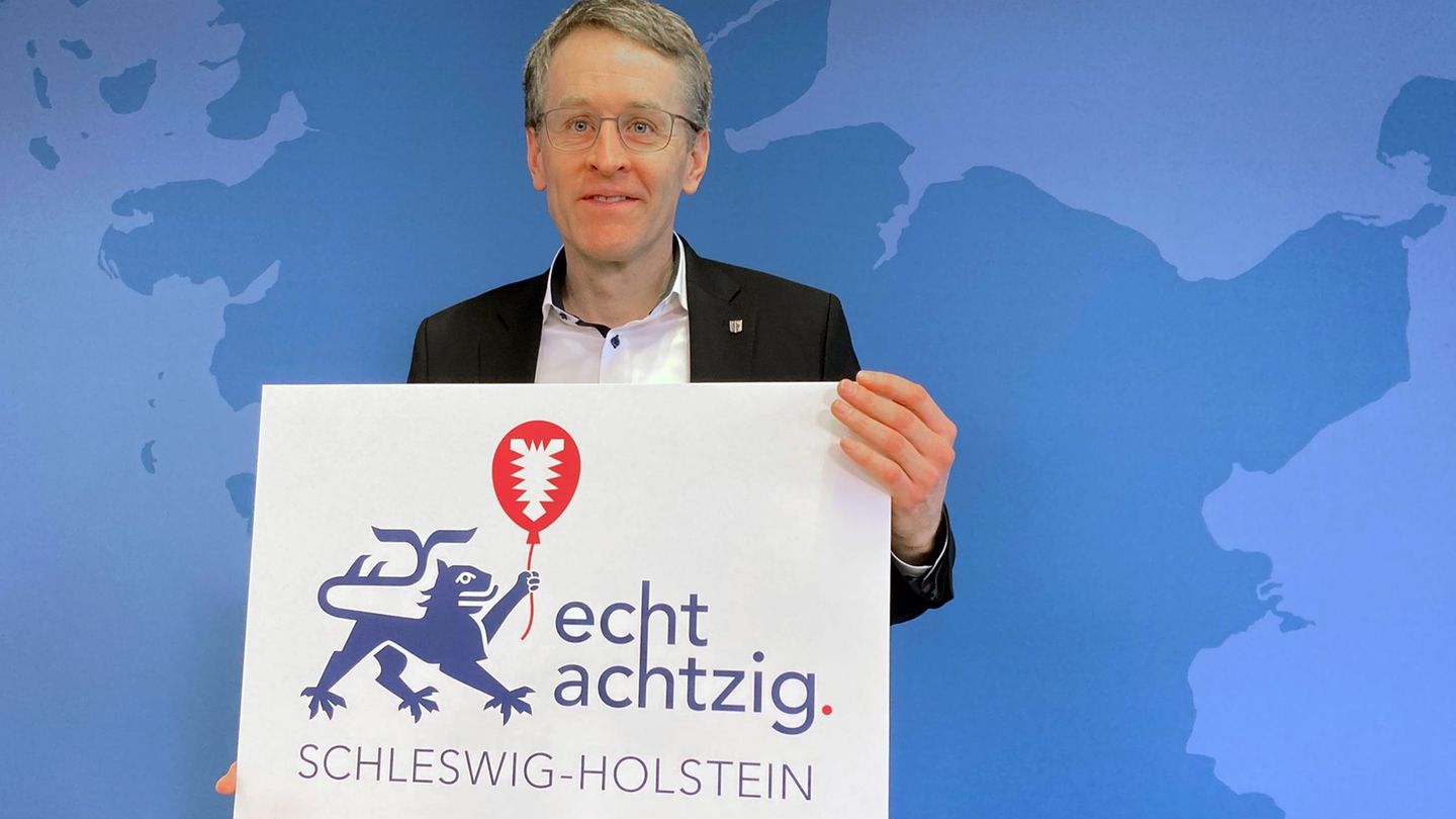 Zum 80. Geburtstag des Landes gibt es ein eigenes Logo. Foto: Sönke Möhl/dpa