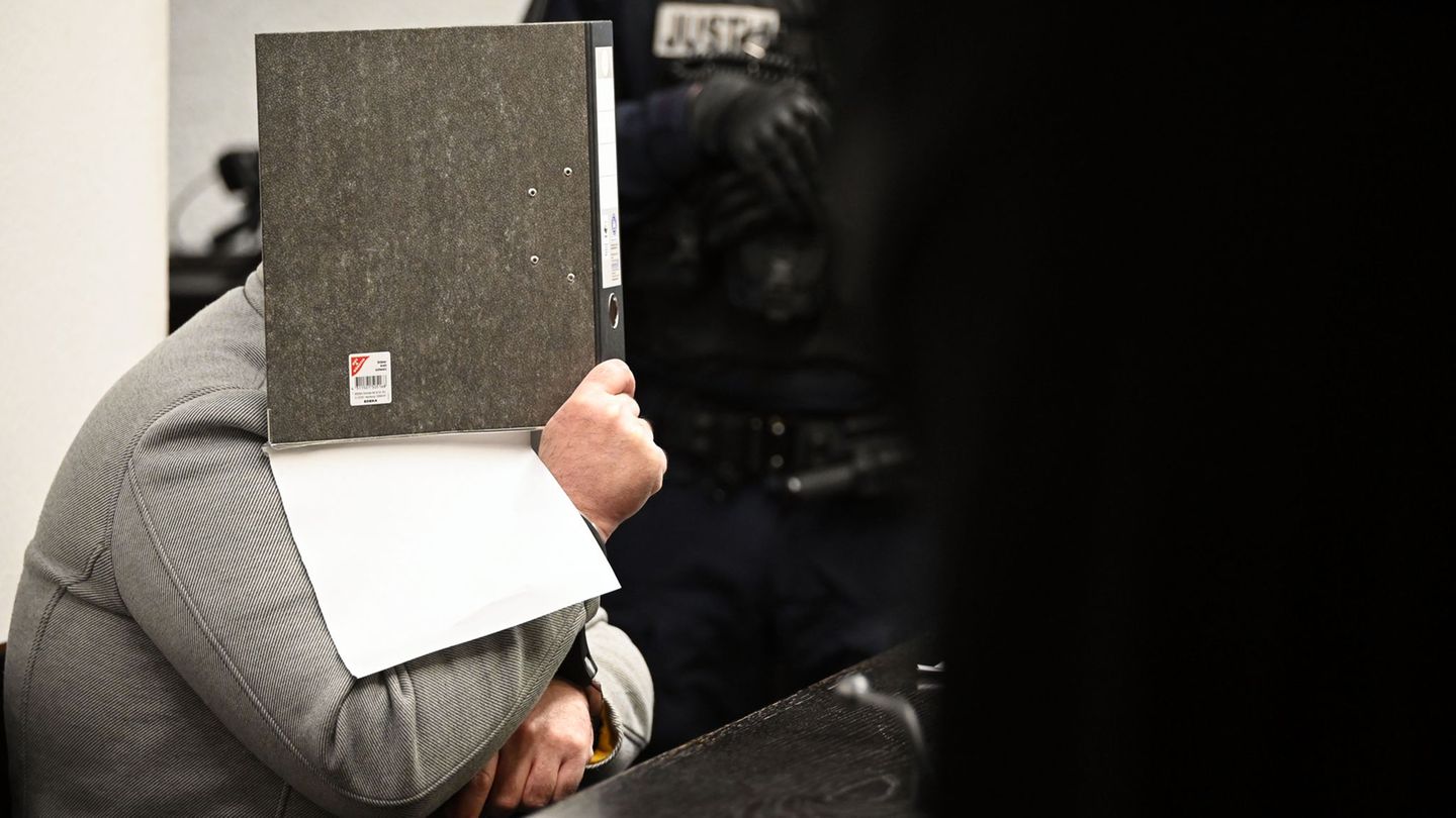 Der italienische Angeklagte streitet alle Beziehungen zur Mafia ab. (Archivbild) Foto: Katharina Kausche/dpa