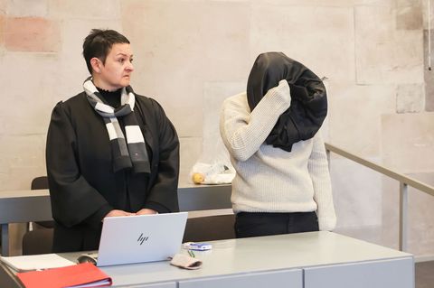 Später entschuldigt sich die Angeklagte bei der Mutter des 15-Jährigen. Diese nimmt die Entschuldigung aber nicht an. Foto: Dani