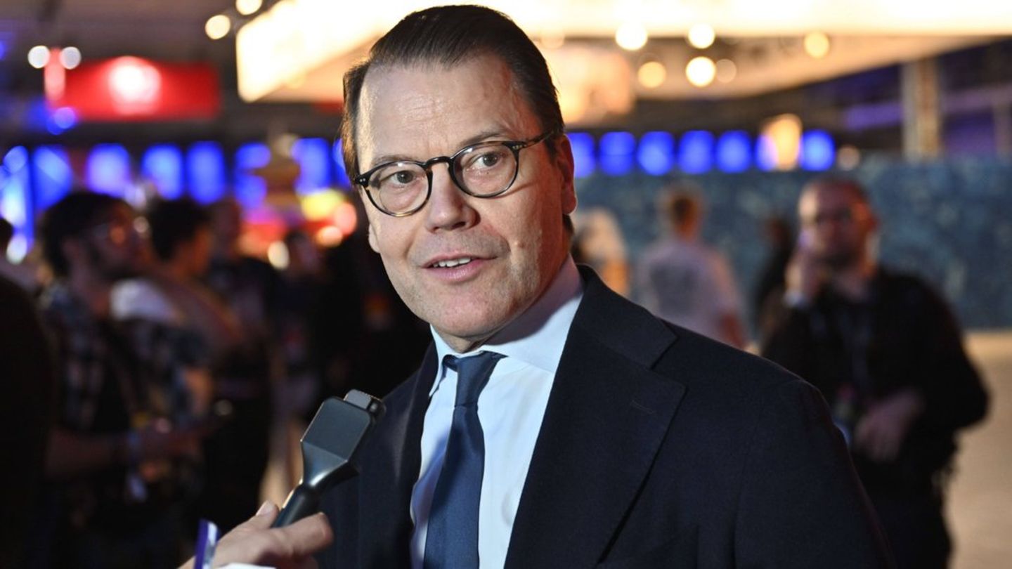 Kurzfristige-Terminabsage-SMS-vom-Hof-Prinz-Daniel-f-hlt-sich-unwohl-