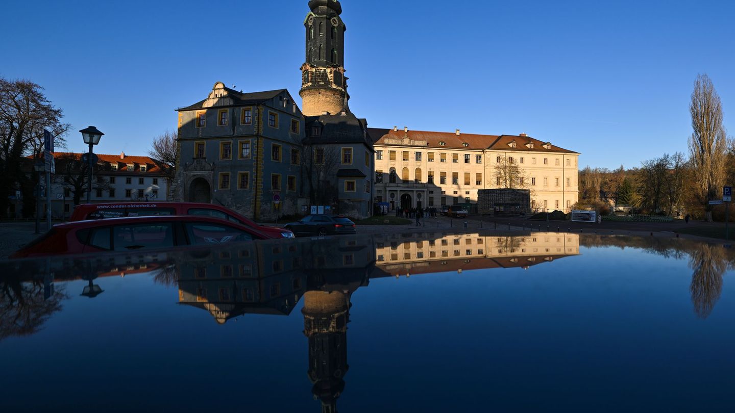 Der Ostflügel des Stadtschlosses soll im Herbst nach achtjähriger Bauzeit eröffnet werden. Foto: Martin Schutt/dpa