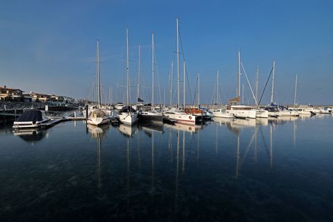 Das Eis an der Ostseeküste von MV wird laut Prognose des zuständigen Bundesamtes noch zunehmen. Foto: Bernd Wüstneck/dpa