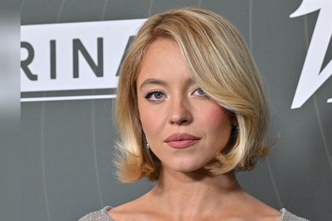 Sydney Sweeney wählte bei den Variety's Power Of Women Awards einen Butterfly Bob für den roten Teppich.