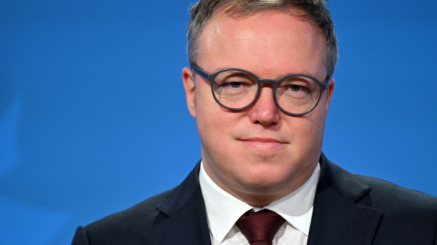 Thüringens Ministerpräsident Mario Voigt (CDU) fordert eine Debatte in Deutschland und Europa über einen besseren Kinder- und Ju