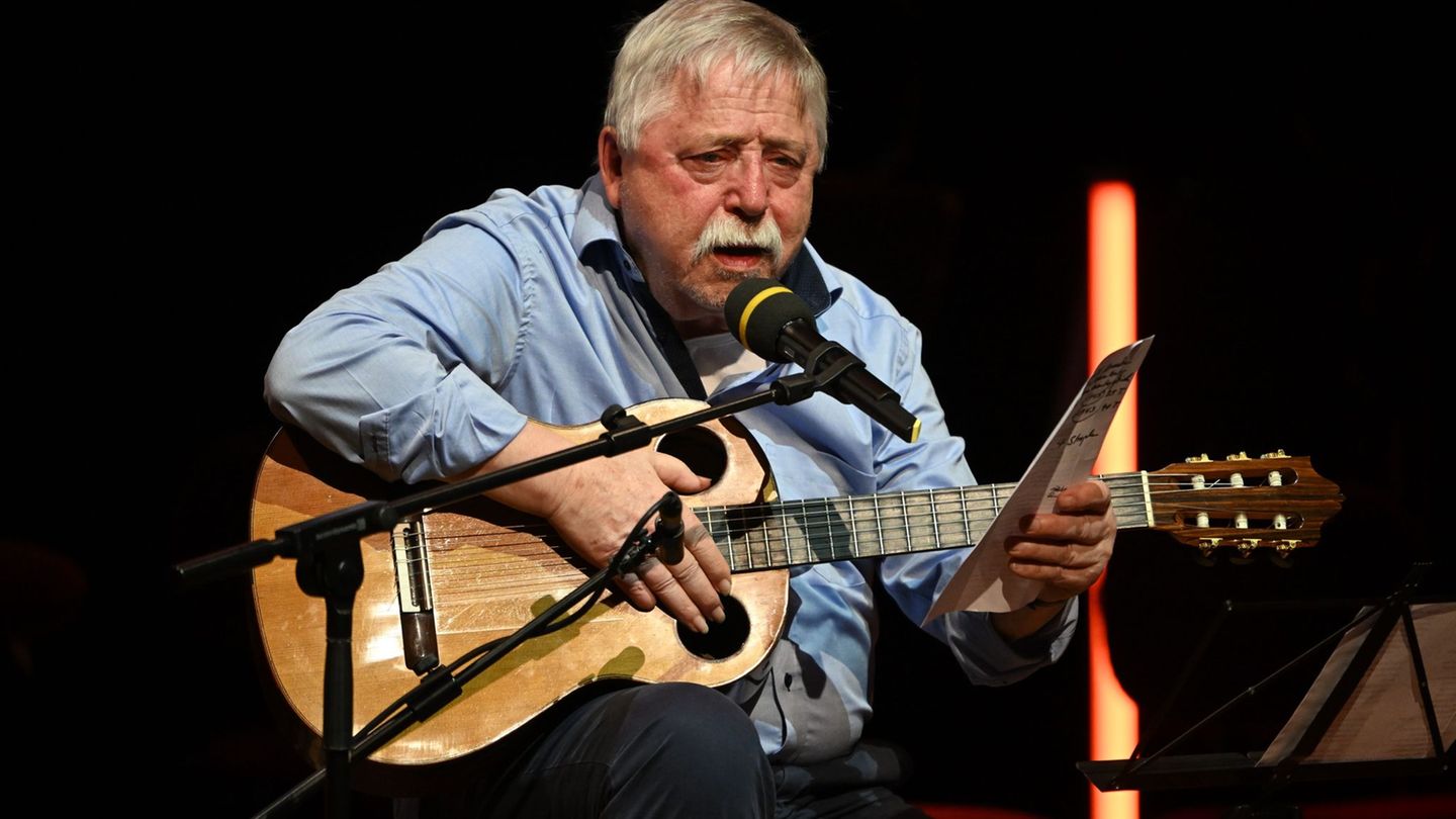 Die Else Lasker-Schüler-Gesellschaft würdigt Wolf Biermann mit dem diesjährigen Lyrikpreis. (Archivbild) Foto: Robert Michael/dp