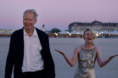 Szenenbild mit Stellan Skarsgard und Elle Fanning