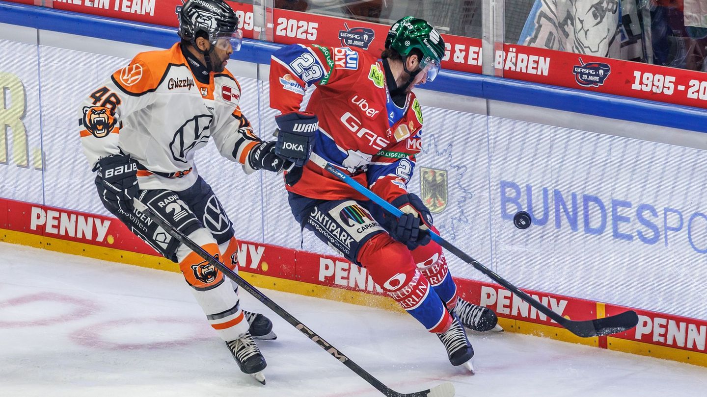 Blaine Byron (r.) hat sich eine schwere Muskelverletzung zugezogen. (Archivbild) Foto: Andreas Gora/dpa