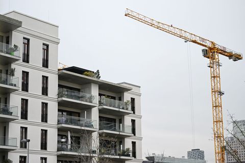 Thüringer Bauwirtschaft blickt verhalten auf 2026 (Archivbild) Foto: Michael Brandt/dpa