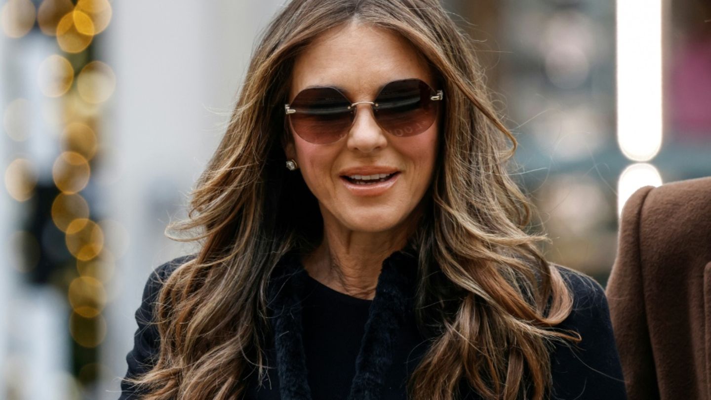 Elizabeth Hurley am Montag auf dem Weg zum Gericht