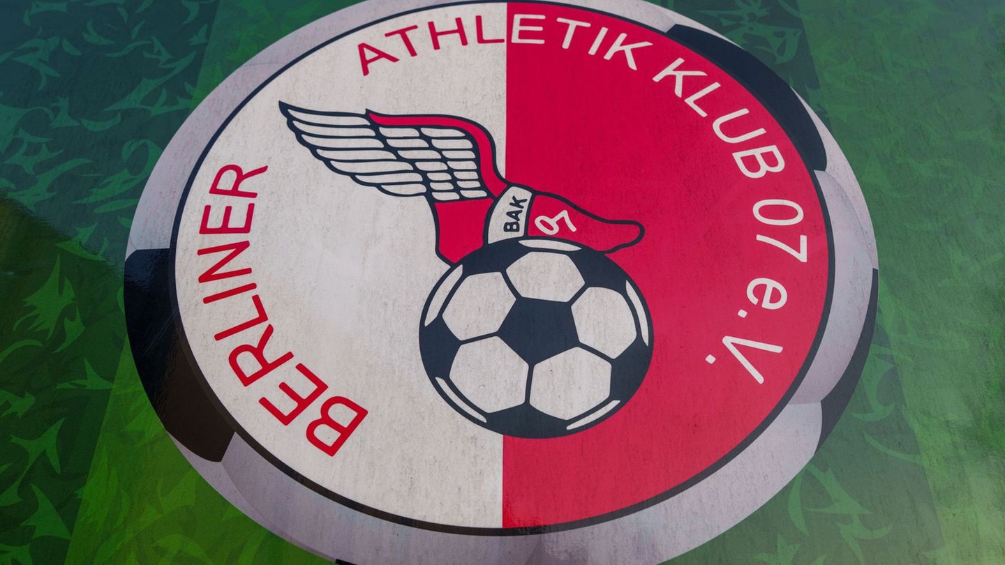 Fu-ball-und-Politik-Berliner-Oberligist-spielt-mit-U19-gegen-russische-Teams