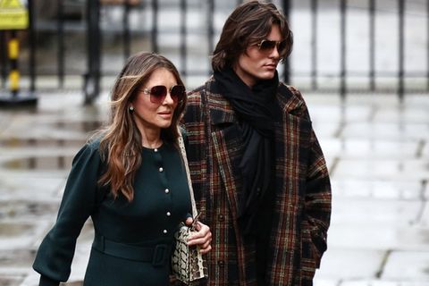 Die britische Schauspielerin Elizabeth "Liz" Hurley kam in Begleitung von Sohn Damian zum High Court in London.