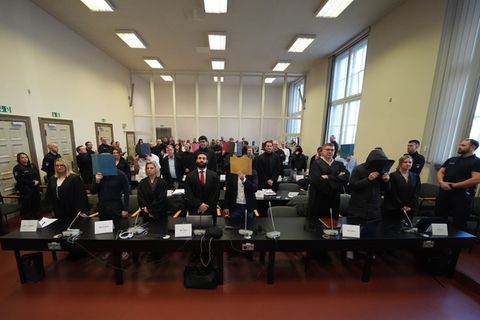 In dem Prozess um den Schmuggel von 4,6 Tonnen Kokain hat das Landgericht zehn Angeklagte zu langen Haftstrafen verurteilt. Foto