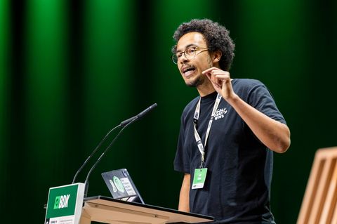 Der Grüne-Jugend-Chef Luis Bobga sorgte mit einer Beschimpfung des bayerischen Ministerpräsidenten Markus Söder für Rücktrittsfo