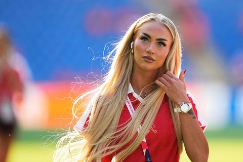 Alisha Lehmann hat auch einen neuen Freund. (Archivbild) Foto: Martin Meissner/AP/dpa