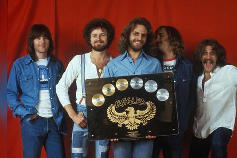 Die Eagles in den 1970er Jahren, von links nach rechts: Bernie Leadon, Glenn Frey, Don Henley, Randy Meisner und Don Felder.