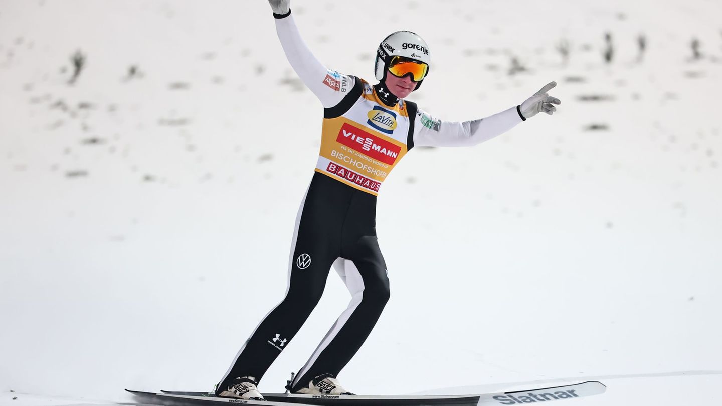 Der Slowene Prevc will seinen nächsten Titel einfahren. (Archivbild) Foto: Daniel Karmann/dpa