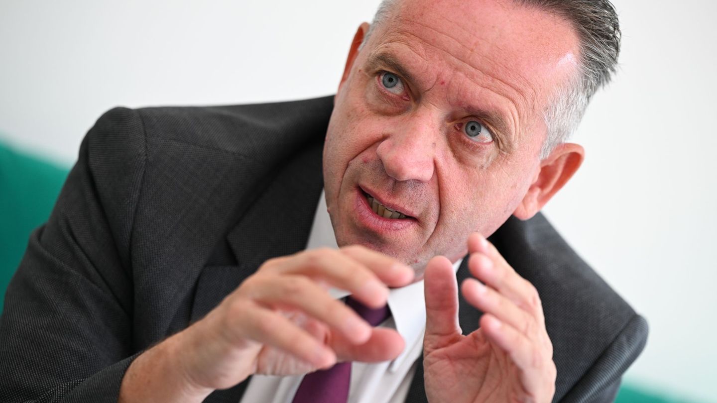 "Das hat keiner kommen sehen", sagt Molkereichef Berz-List zur Entwicklung des Rohmilchpreises. (Archivbild) Foto: Arne Dedert/d