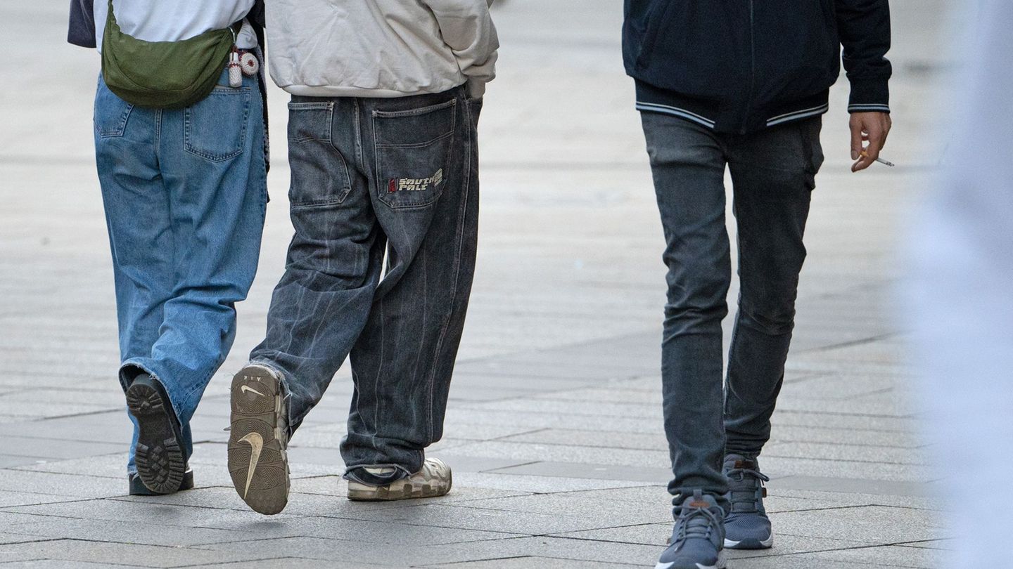 Die Gutachter kommen zu dem Ergebnis, dass vor allem junge Menschen über 18 Jahre aus MV wegziehen. (Symbolbild) Foto: Helena Do