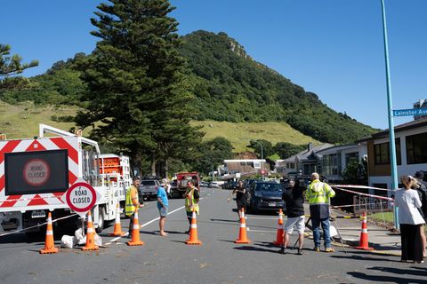 Mindestens sechs Menschen werden vermisst. Foto: Owen Thompson/Photosport NZ/AAP/dpa