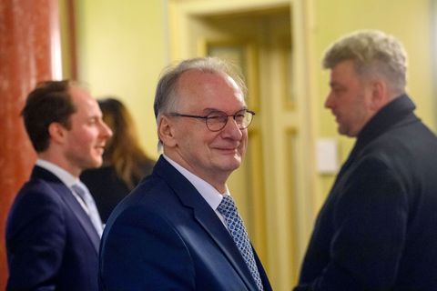 In den 15 Jahren als Ministerpräsident schmiedete Reiner Haseloff drei verschiedene Bündnisse. (Archivbild) Foto: Klaus-Dietmar