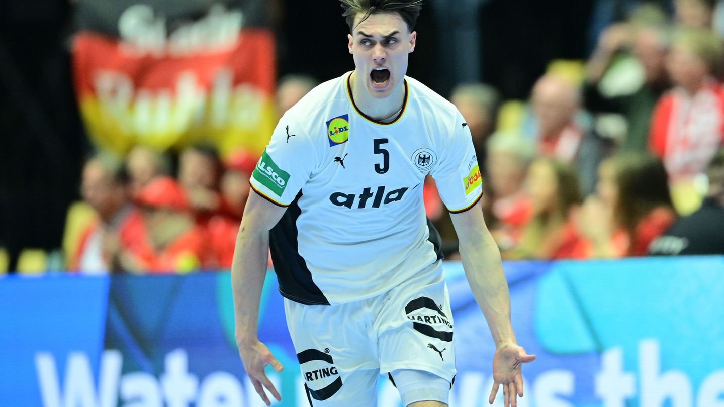 Schlüpfte gegen Portugal in die Hauptrolle: Top-Werfer Miro Schluroff. Foto: Sina Schuldt/dpa