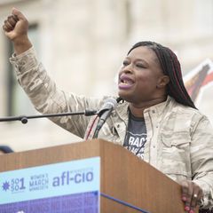 Die Anwältin und Aktivistin Nekima Levy Armstrong bei den "No Kings"-Protesten im US-Bundesstaat Minnesota