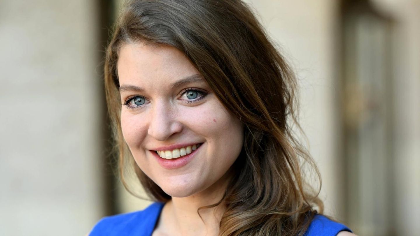 Schauspielerin Lara Mandoki geht seit 2019 als TV-Kommissarin im Erzgebirgskrimi auf Verbrecherjagd