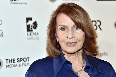 Senta Berger hat sich kürzlich einen Oberschenkelbruch zugezogen.