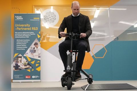 Prinz William bei seiner Probefahrt.