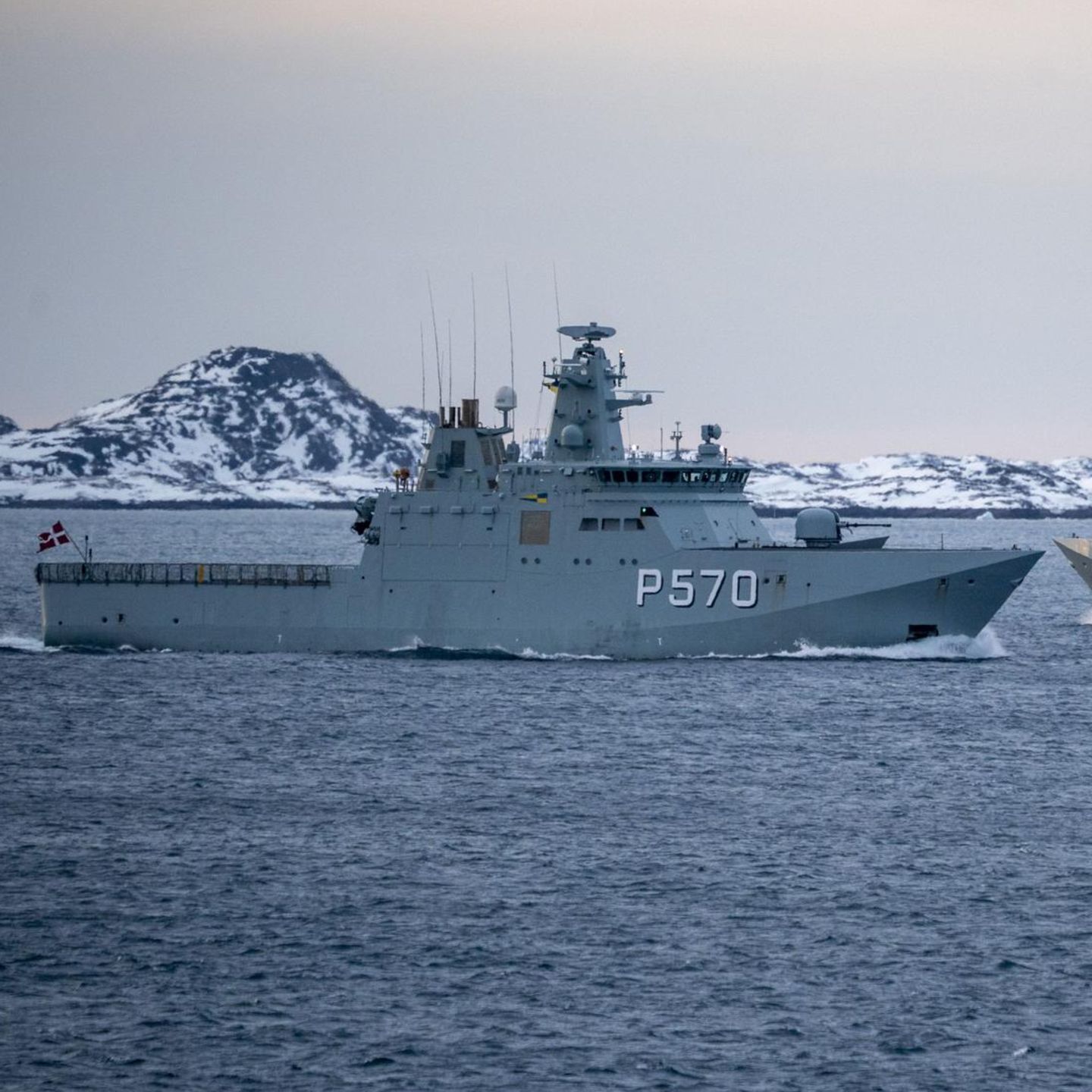 Grönland: Dänische Kriegsschiffe patroullieren in den Gewässern vor der Hauptstadt Nuuk