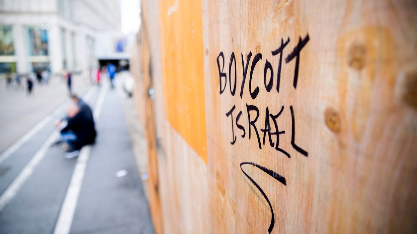 Das Bündnis wirft europäischen Hochschulen Komplizenschaft vor. (Symbolbild) Foto: Christoph Soeder/dpa