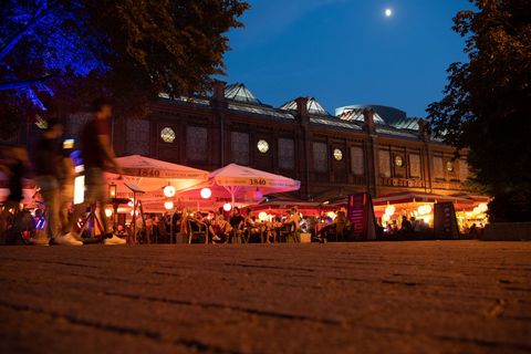 Womöglich dürfen schon im Sommer 2026 Gastro-Betriebe in Berlin ihre Gäste länger draußen bewirten. (Symbolbild) Foto: Paul Zink
