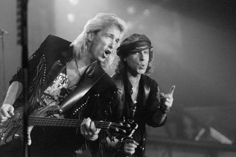 Francis Buchholz (l.) und Scorpions-Frontmann Klaus Meine 1991