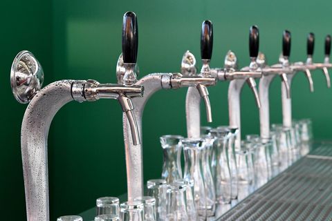 Eine fränkische Brauerei stellt Antrag auf Insolvenz in Eigenverwaltung. (Symbolbild) Foto: Carsten Rehder/dpa