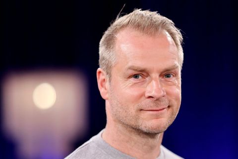 Hinnerk Schönemann scheint bei seinen Filmküssen sehr vergesslich zu sein.