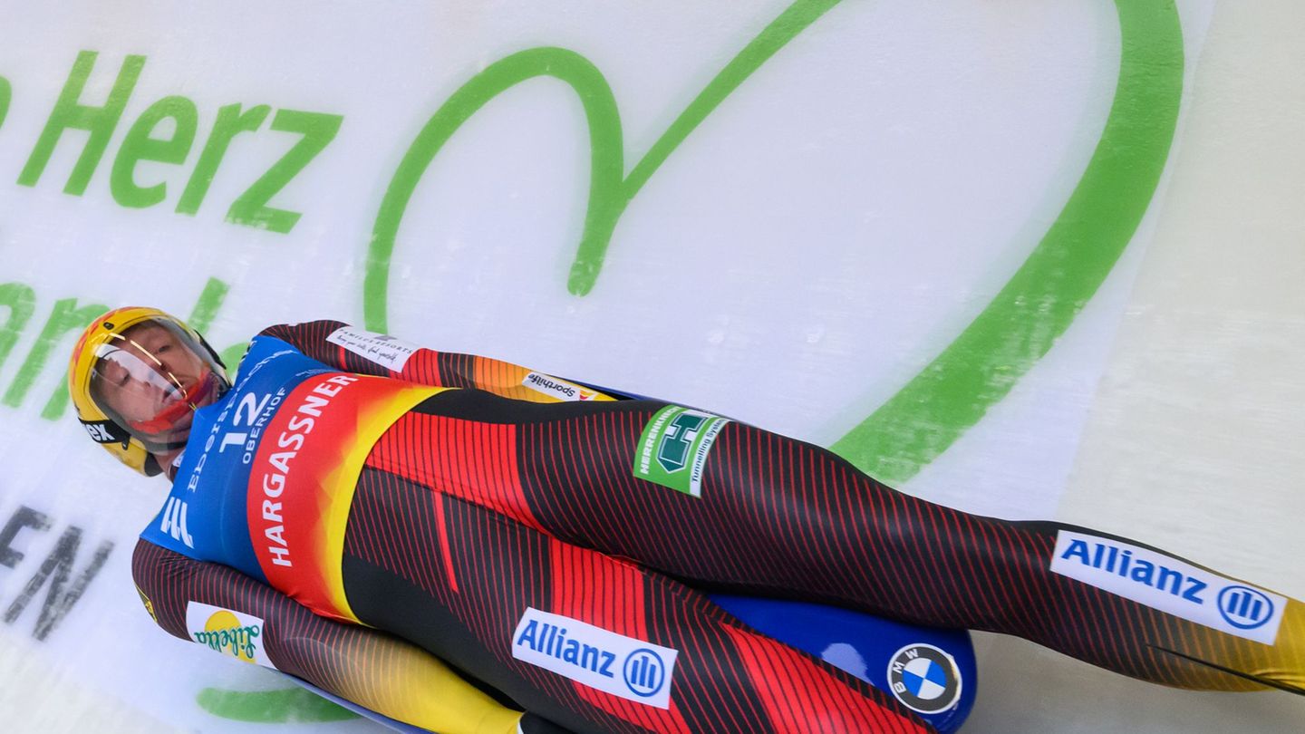 Felix Loch holte beim Rodel-Weltcup in Oberhof seinen vierten Saisonsieg. Foto: Robert Michael/dpa