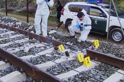 Ein vorläufiger Untersuchungsbruch sieht den Bruch einer Schiene als wahrscheinliche Ursache der Katastrophe. Foto: Uncredited/G